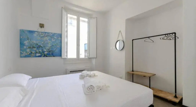 Castelli's apartment for your holidays 15, Забронировать Апартаменты/квартира Исторический центр Генуи Генуя, рядом с Национальная лигурийсская галерея при Дворце Спинола