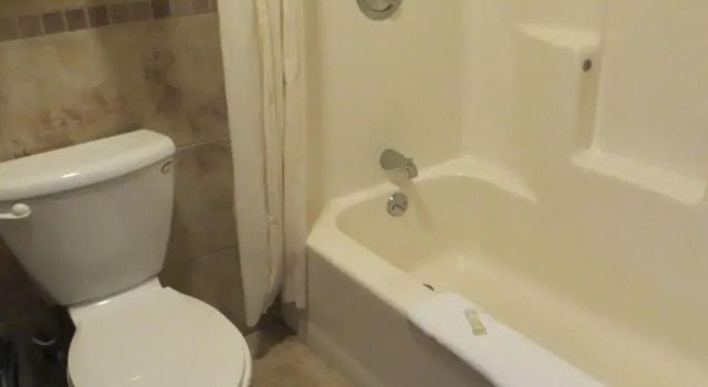 Люкс River Hill Inn & Suites