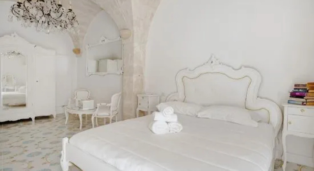 Marchesa - 2 Bedrooms, Terrace & Bath Tub in Center