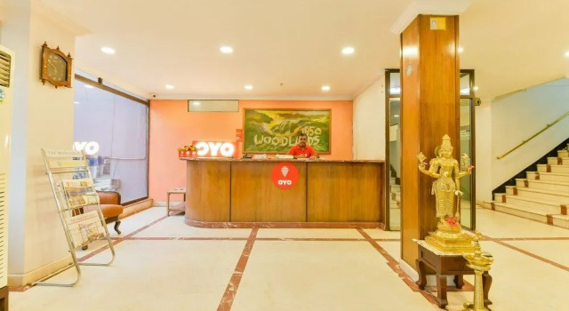 Hotel Woodlands by OYO Rooms, Забронировать Отель Коччи штат Керала