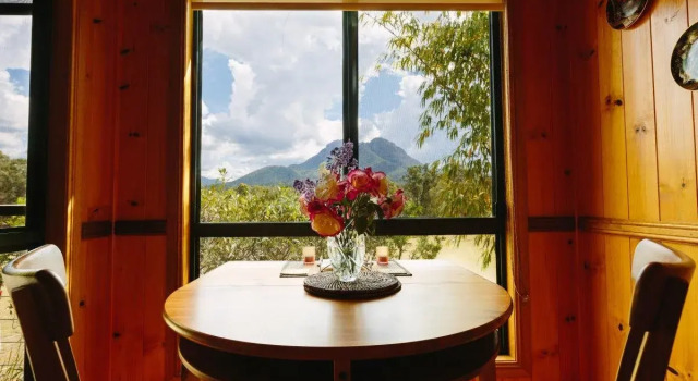 Tuckeroo Cottages & Gardens, Book Hotel Barney View Gold Coast