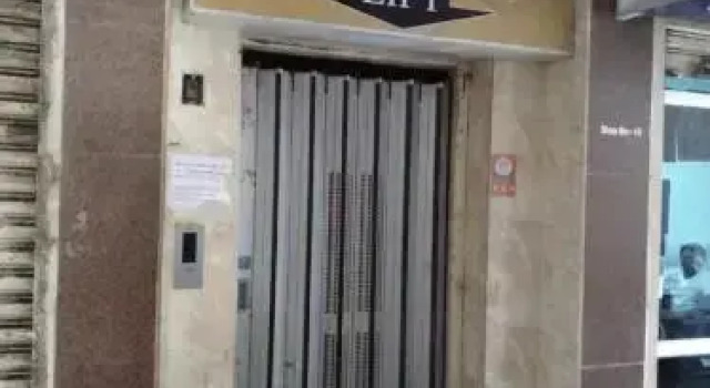 Capital O 82556 Hotel Pride, Prenota Hotel Porbandar Gujarat
