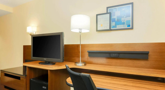 Четырёхместный номер Standard Fairfield Inn and Suites by Marriott Tampa Brandon