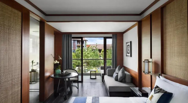 Двухместный номер Deluxe с видом на бассейн Anantara Guiyang Resort