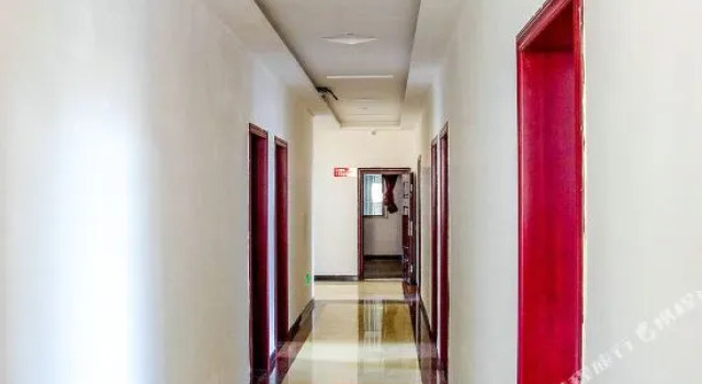 Linhai Feixue Hotel, Varaa Hotelli Hotellit Leshan pysäköinnillä, Pysäköinti