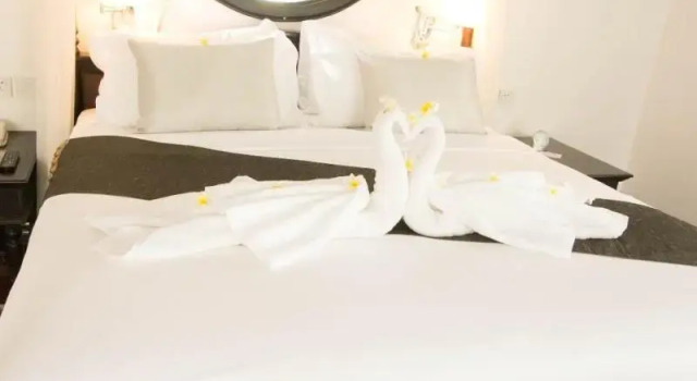 Полулюкс Jing Land Hotel