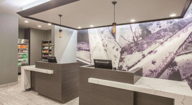 Двухместный люкс Deluxe La Quinta Inn & Suites by Wyndham Kingsville
