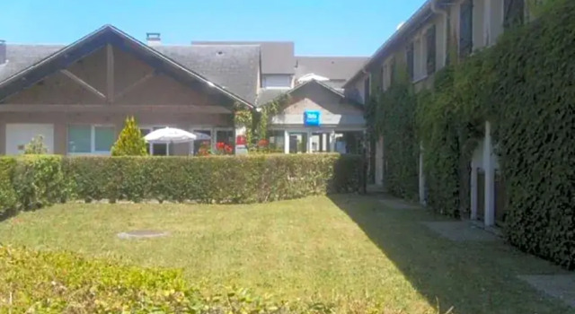 Четырёхместный семейный номер Standard IBIS Budget Tarbes