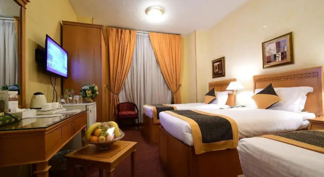 Трёхместный номер Standard Al Ansar Palace Golden Tulip Hotel