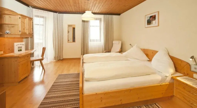 Erlebenswert - Bauernhof Gruber, Rezerwuj Apartament Hotele w Karyntia z parkingiem, Parking