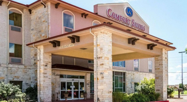 Полулюкс Comfort Suites Granbury