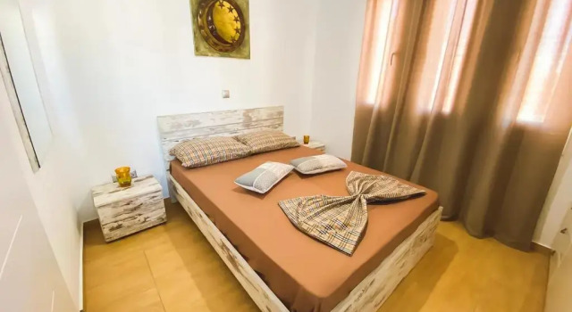 Коттедж с 2 комнатами Golden View House