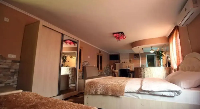 Семейный люкс с видом на сад Hotel Harmony