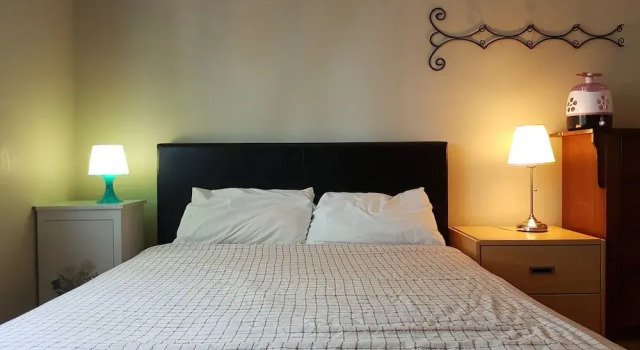 Studio Saint-Denis, Rezervasyon Otel Plateau Mont Royal Montreal, Complexe Desjardins yakınında