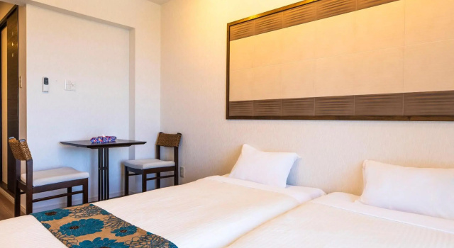 Yukurina Resort Okinawa Urizun, Book Ferieresort Motobu , nær Emerald Beach
