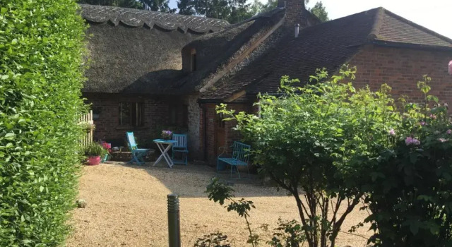 Thatched Cottage, Book Vacation Home Pulborough South Downs