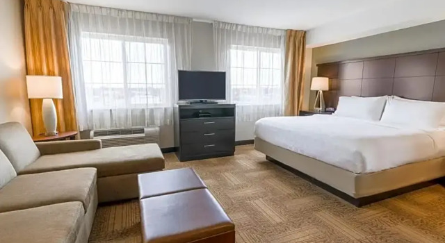 Двухместный номер Standard Staybridge Suites West Edmonton by IHG
