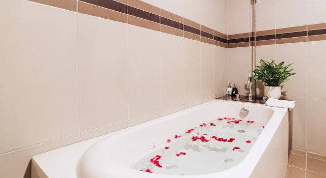 Шестиместный номер Deluxe с видом на город White Palace Thai Binh Hotel