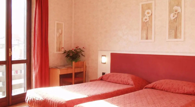 Euro Hotel, Забронировать Отель Отели Эдоло с завтраком, Завтраки
