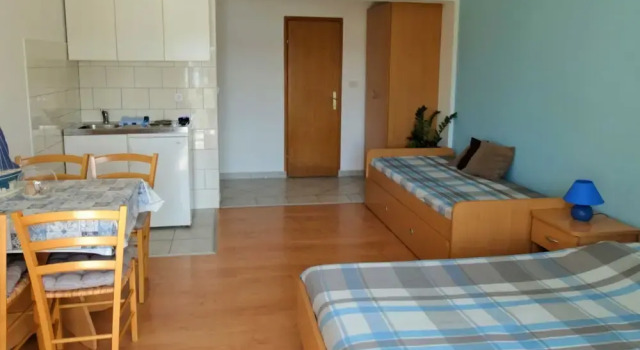Warm and Welcoming Apartments With Sea View