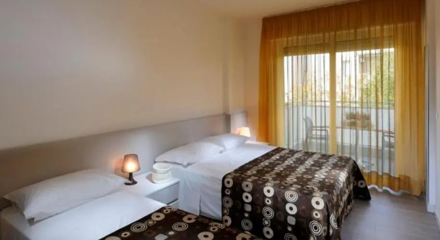 Hotel Luciana, Prenota Hotel Hotel a Veneto con piscina, Piscina