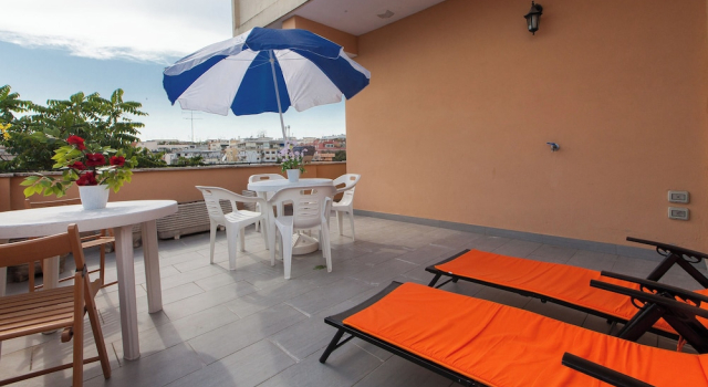 Rental in Rome Quattro Venti Terrace Apartment, Забронировать Апартаменты/квартира Рим Лацио