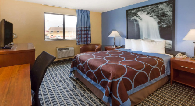 Super 8 by Wyndham Janesville, Prenota Hotel Hotel a Janesville con parcheggio, Parcheggio