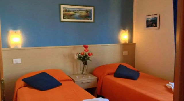 La Collina degli Ulivi, Book Hotel Hotels in Como with a Pool, Swimming Pool