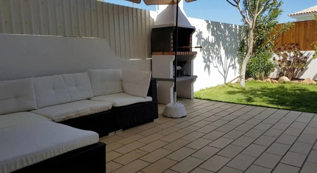 Коттедж Magnific Studio With a Cozy Garden 5 Minutes to the Beach