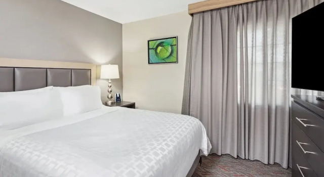 Suite 1 dormitorio Candlewood Suites Appleton, an IHG Hotel