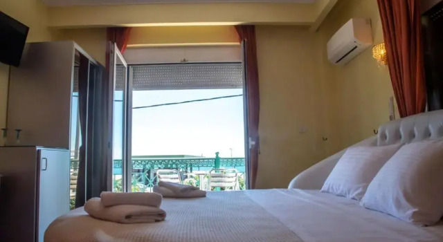 Hotel Astoria, Забронировать Отель Отели периферийной единицы Теспротия с парковкой, Парковка