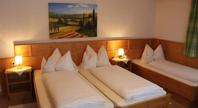 Hotel Theresia Garni, Rezervovat Hotel Hotely v Tyrolsko se snídaní, Snídaně