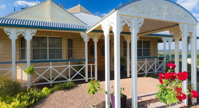 Grovely House Bed & Breakfast, Book Hotel 3-stjernede hoteller i Stanthorpe, 3*