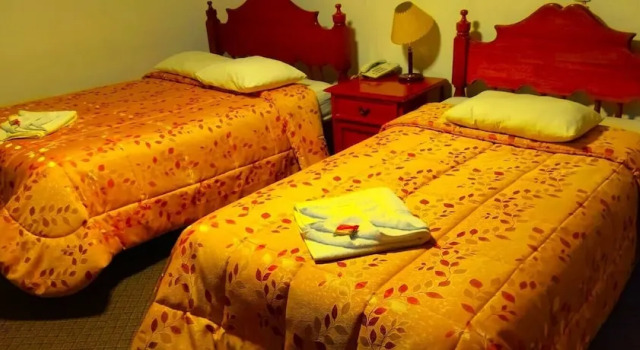 Standardowy trzyosobowy pokój z widokiem na dziedziniec Hostal Monarca