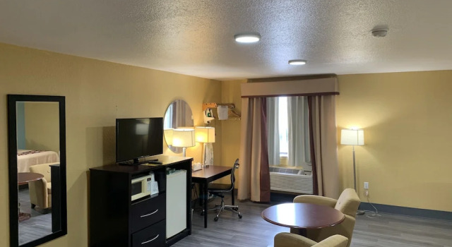 Двухместная студия Super 8 by Wyndham Richmond