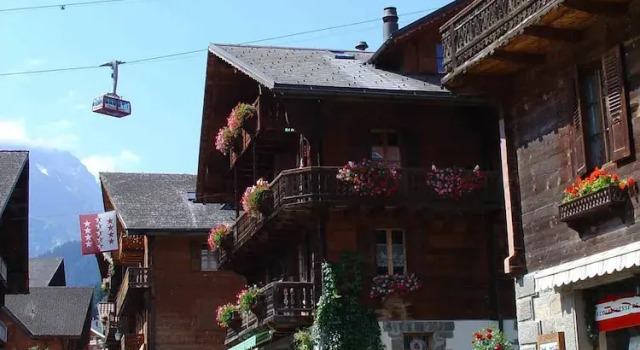 Communailles 34 - Nice Apartment of 4.5 Rooms in the Heart of the Village, Prenota Appartamento Champéry 