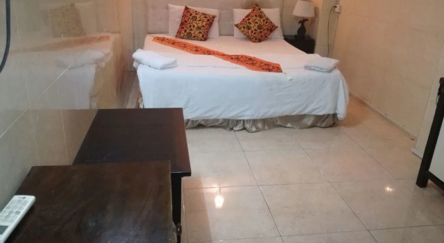 Ruchi India Restaurant & Guesthouse - Hostel, Buchen Sie Hostel Hostels in Kandal, Hostel