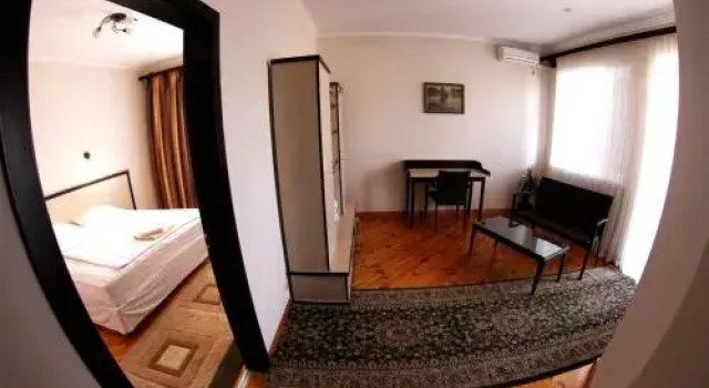 Uyut, Boek Hotel Chernihiv Chernigov
