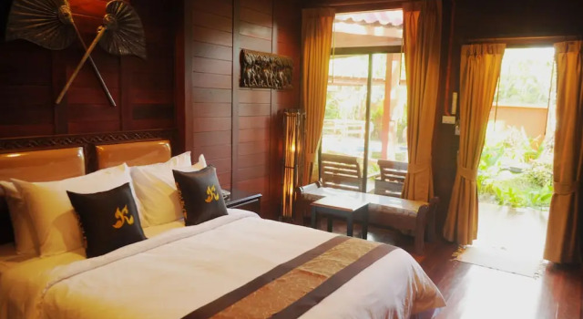 Вилла с балконом и с видом на сад Ruenkanok Thaihouse Resort