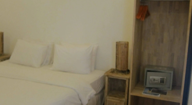 Scallywags Mango Motel