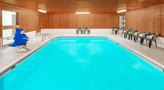 Super 8 by Wyndham Lincoln, Buchen Sie Gasthaus Lincoln Illinois