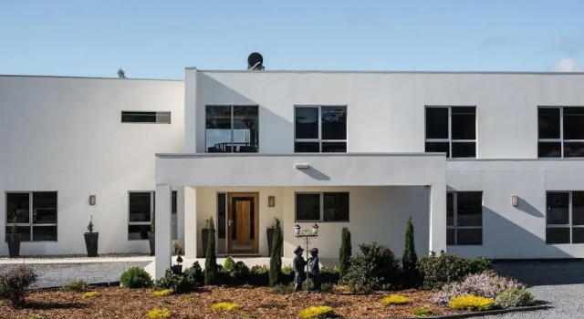 Paradise Point - Tamar Valley Residence with Pool, Rezerwuj Hotel Clarence Point Tasmania