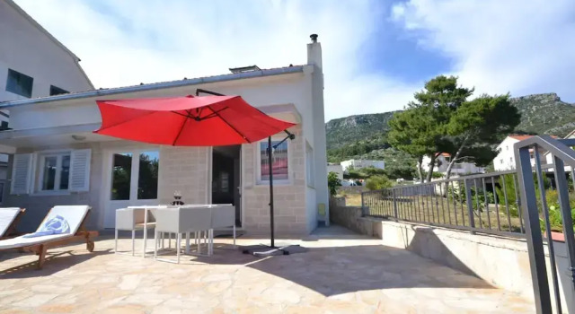 Вилла Marvelous Escape Bol Island Villa with Pool