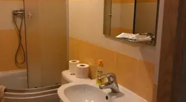 HotelBugel, Prenota Hotel Hotel a Ivano-Frankovsk con parcheggio, Parcheggio