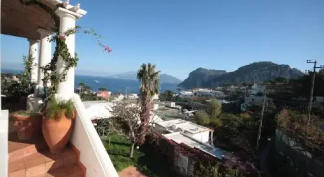 Scala Fenicia 14 by CapriRooms, Book Hotel Hoteller i Capri med parkering, Parkering