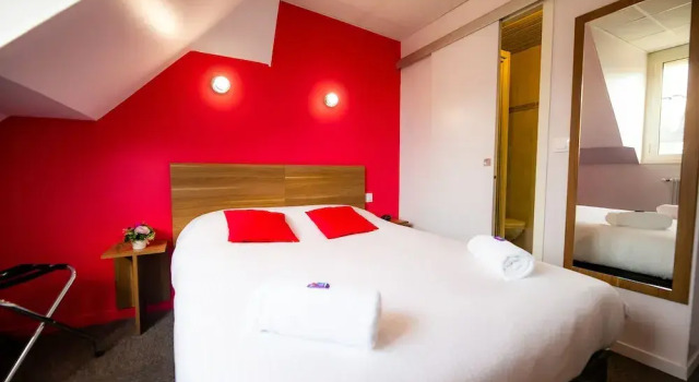 Номер Economy Logis Hotel Du Chateau