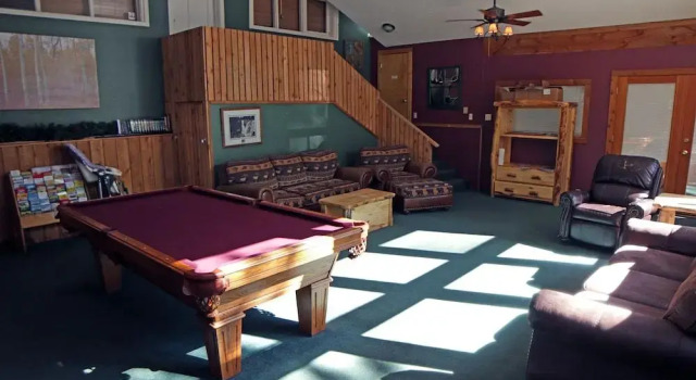 Timber Creek Chalets: 11, Забронировать Шале Отели Эстес-Парк с парковкой, Парковка