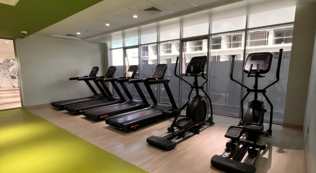 Апартаменты Comfort Walk to Metro l Modern w 1BR & 2 Baths