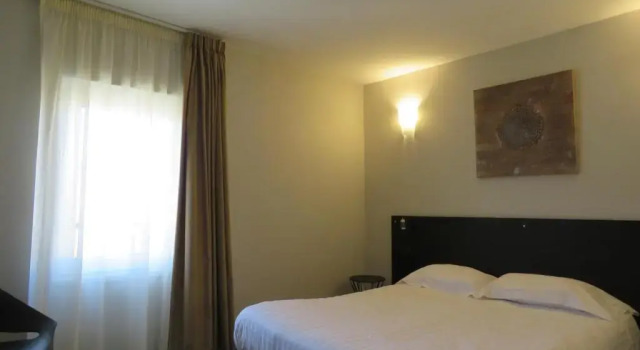 Номер Classic CITHÔTEL LE DAV Clermont-Ferrand Centre