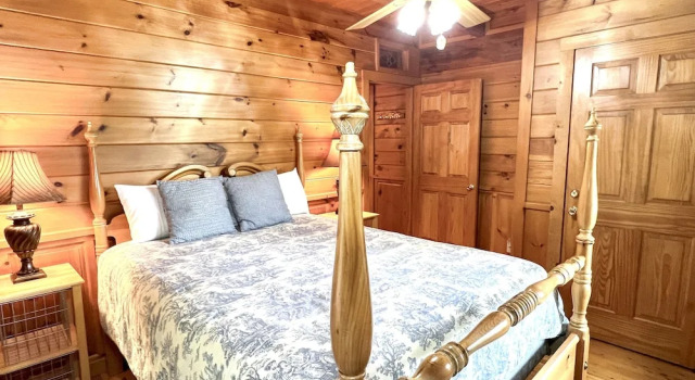 Номер Standard с 3 комнатами Burning Tree 3 Bedroom Cabin by RedAwning